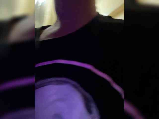 April_XO webcam