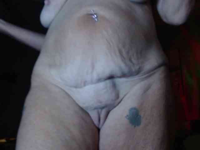 April_XO webcam