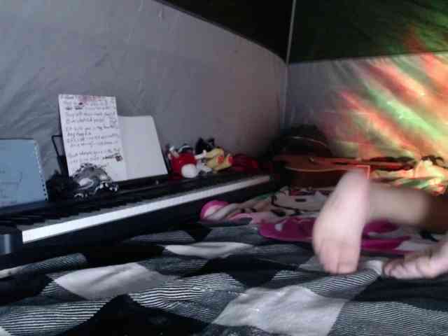 April_XO webcam