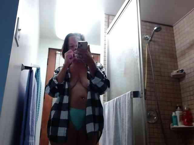 April_XO webcam
