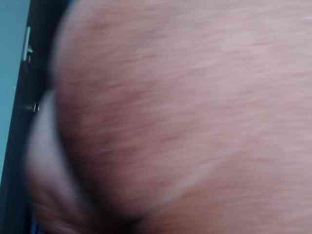 April_XO webcam