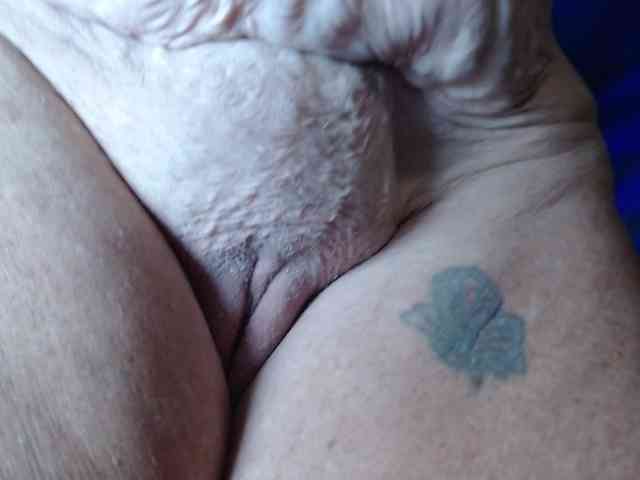 April_XO webcam