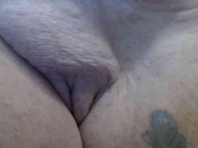 April_XO webcam