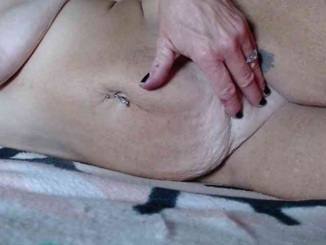 April_XO webcam