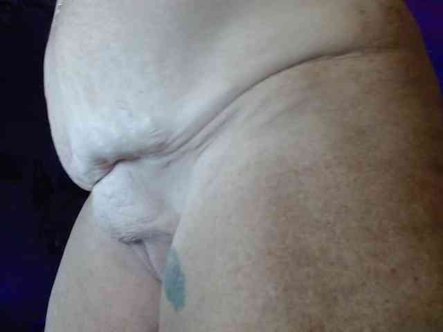 April_XO webcam