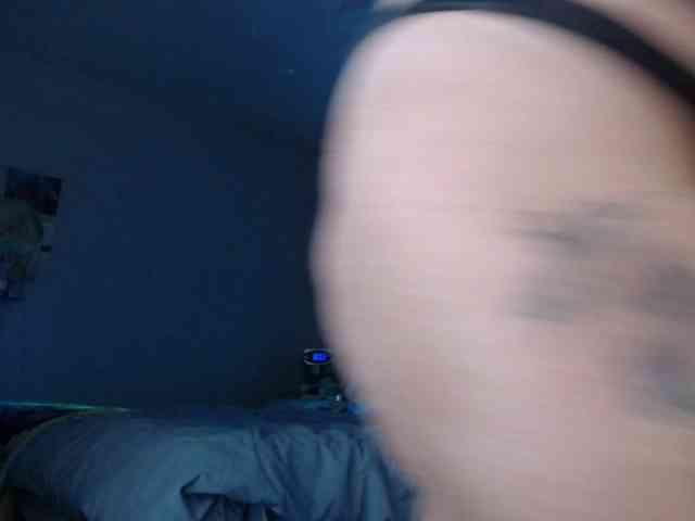 April_XO webcam