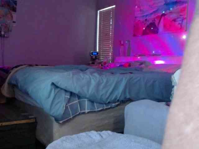 April_XO webcam