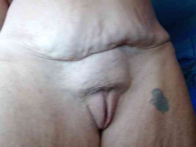 April_XO webcam