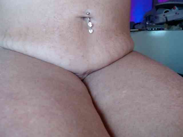 April_XO webcam