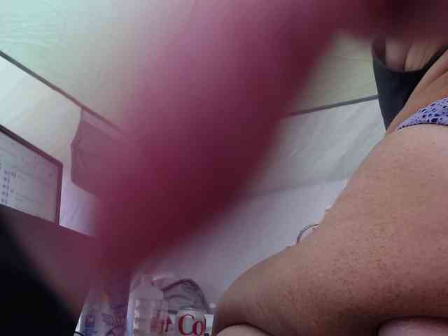 April_XO webcam