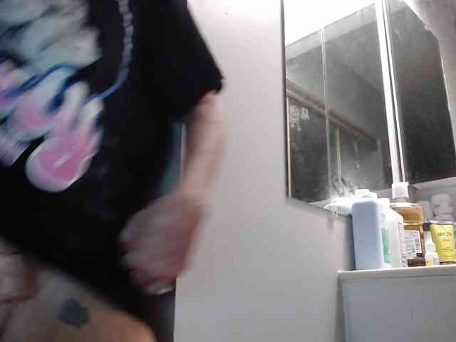 April_XO webcam