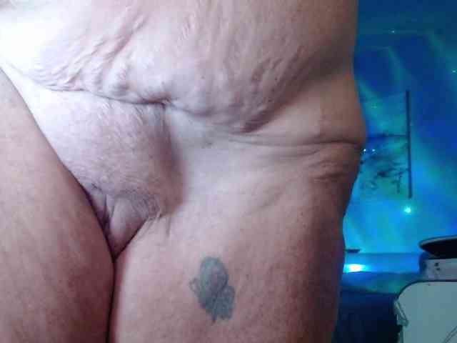 April_XO webcam