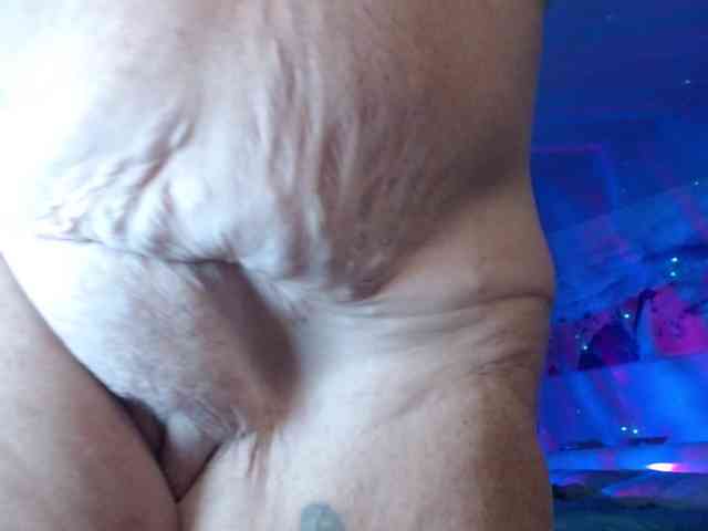 April_XO webcam