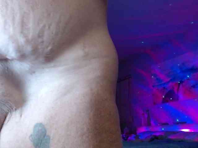 April_XO webcam