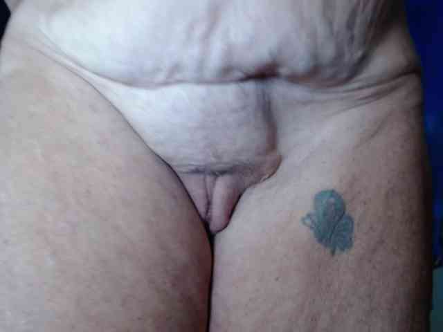 April_XO webcam