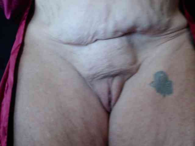 April_XO webcam