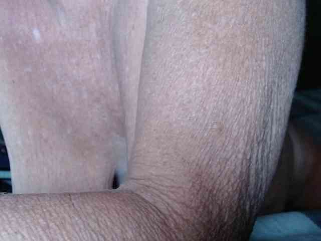 April_XO webcam