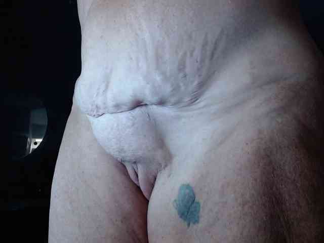 April_XO webcam