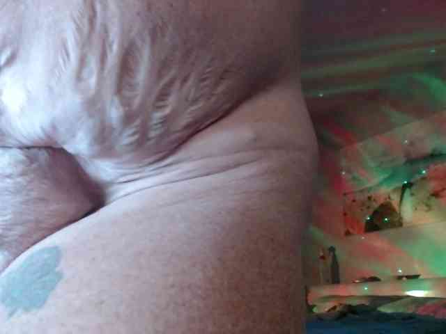 April_XO webcam