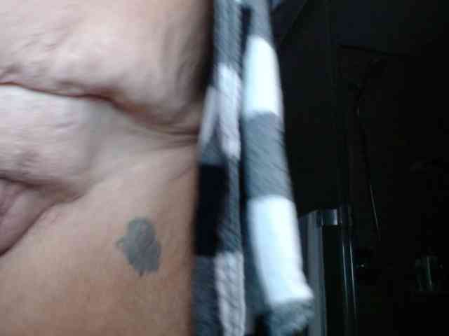 April_XO webcam