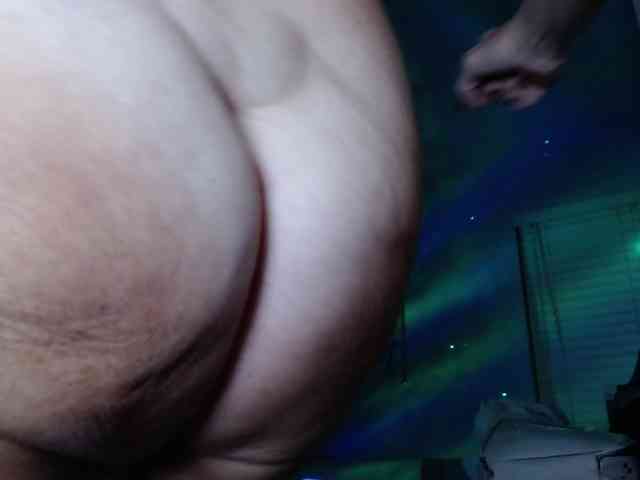 April_XO webcam