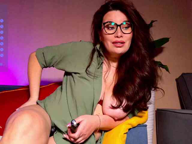 LavernaBlack Live Webcam on BongaCams