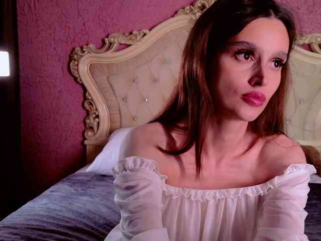 Модель: enchantressss