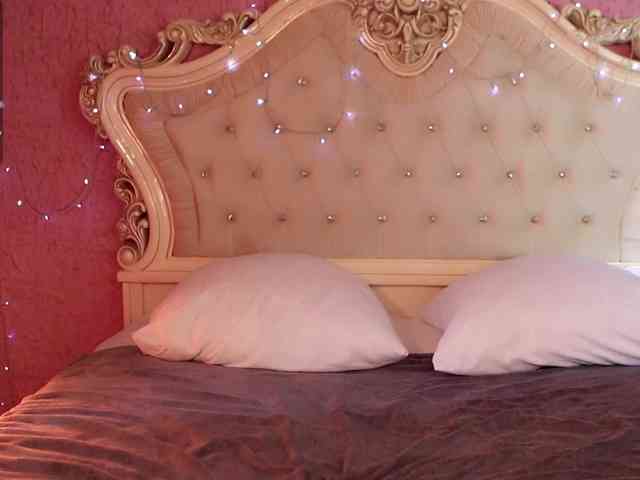 Модель: enchantressss