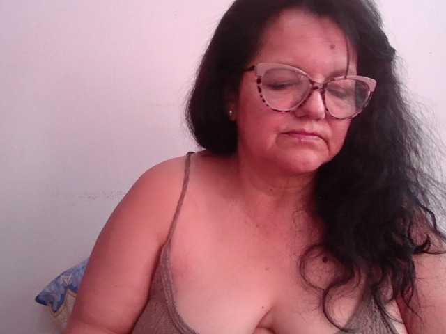 kassandra02 live cam profile