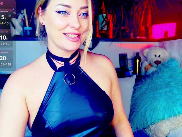 -JuliaSpace-'s BongaCams show and profile