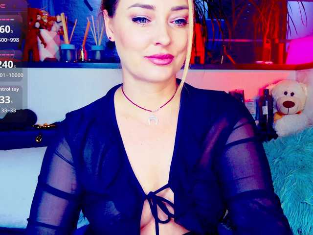 -JuliaSpace-'s BongaCams show and profile