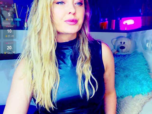 -JuliaSpace-'s BongaCams show and profile