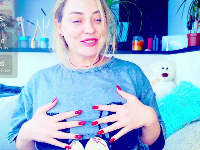 -JuliaSpace-'s BongaCams show and profile