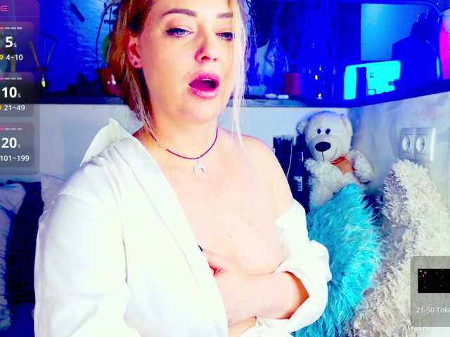 -JuliaSpace-'s BongaCams show and profile