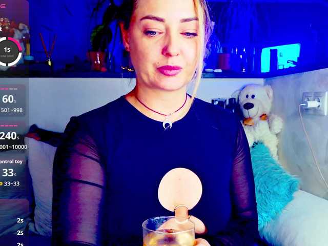 -JuliaSpace-'s BongaCams show and profile