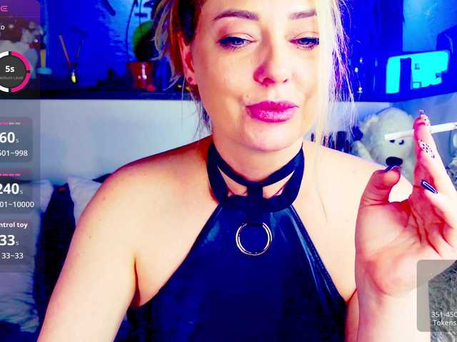 модель -JuliaSpace-