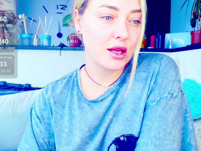 -JuliaSpace-'s BongaCams show and profile