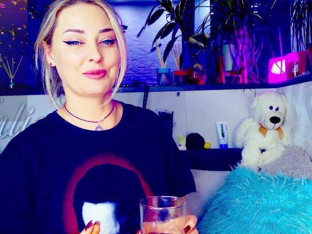 -juliaspace- cam belle