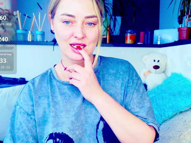 -JuliaSpace-'s BongaCams show and profile