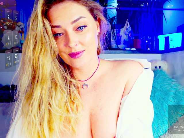 -JuliaSpace-'s BongaCams show and profile