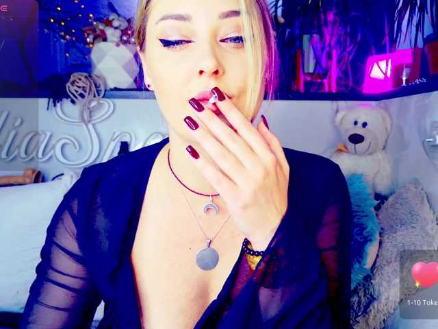 -JuliaSpace-'s BongaCams show and profile