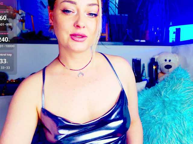 -JuliaSpace-'s BongaCams show and profile