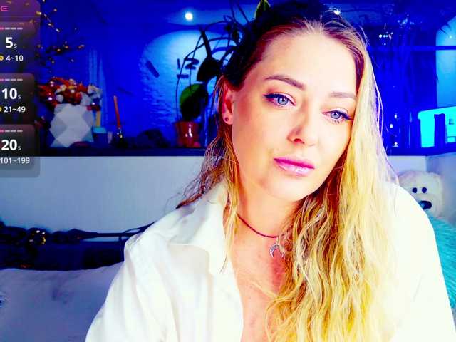 -JuliaSpace-'s BongaCams show and profile