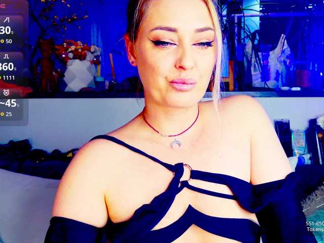 -JuliaSpace-'s BongaCams show and profile