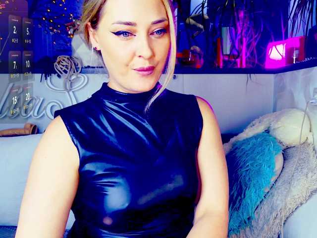 -JuliaSpace- Live Cam on BongaCams and RICams