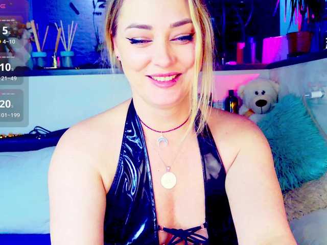 -JuliaSpace-'s BongaCams show and profile