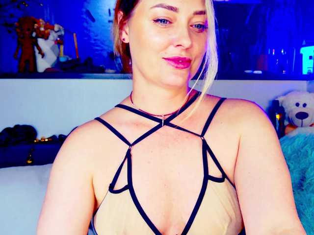 -JuliaSpace-'s BongaCams show and profile