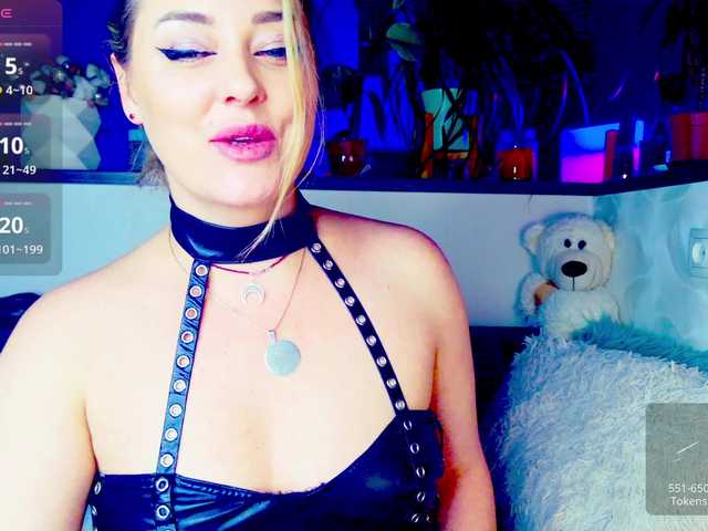 -JuliaSpace-'s BongaCams show and profile