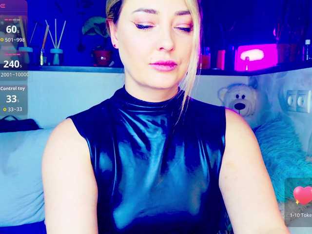 -JuliaSpace-'s BongaCams show and profile
