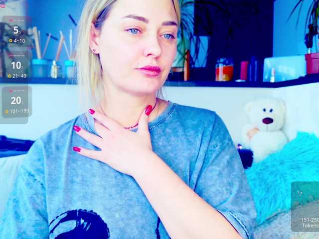 -JuliaSpace-'s BongaCams show and profile